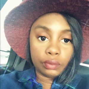 Meet your Posher, Samone